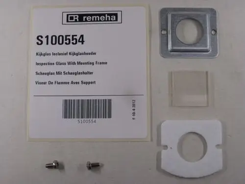Montagesatz von Remeha bestehend aus einer Inspektionsglasplatte, einem Befestigungsrahmen, einer Dichtung und zwei Schrauben auf einem weißen Untergrund.